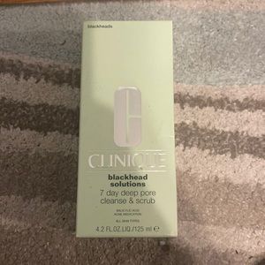 Clinique Blackhead solutions cleanser & scrub